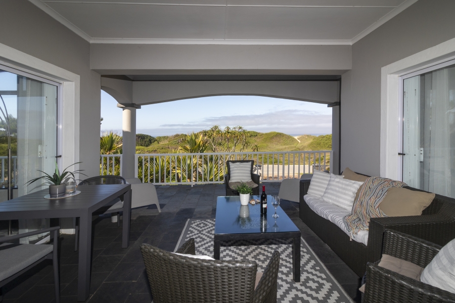 5 Bedroom Property for Sale in West Beach Eastern Cape
